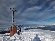 53 Alla bella croce di vetta del Bregagno (2107 m)